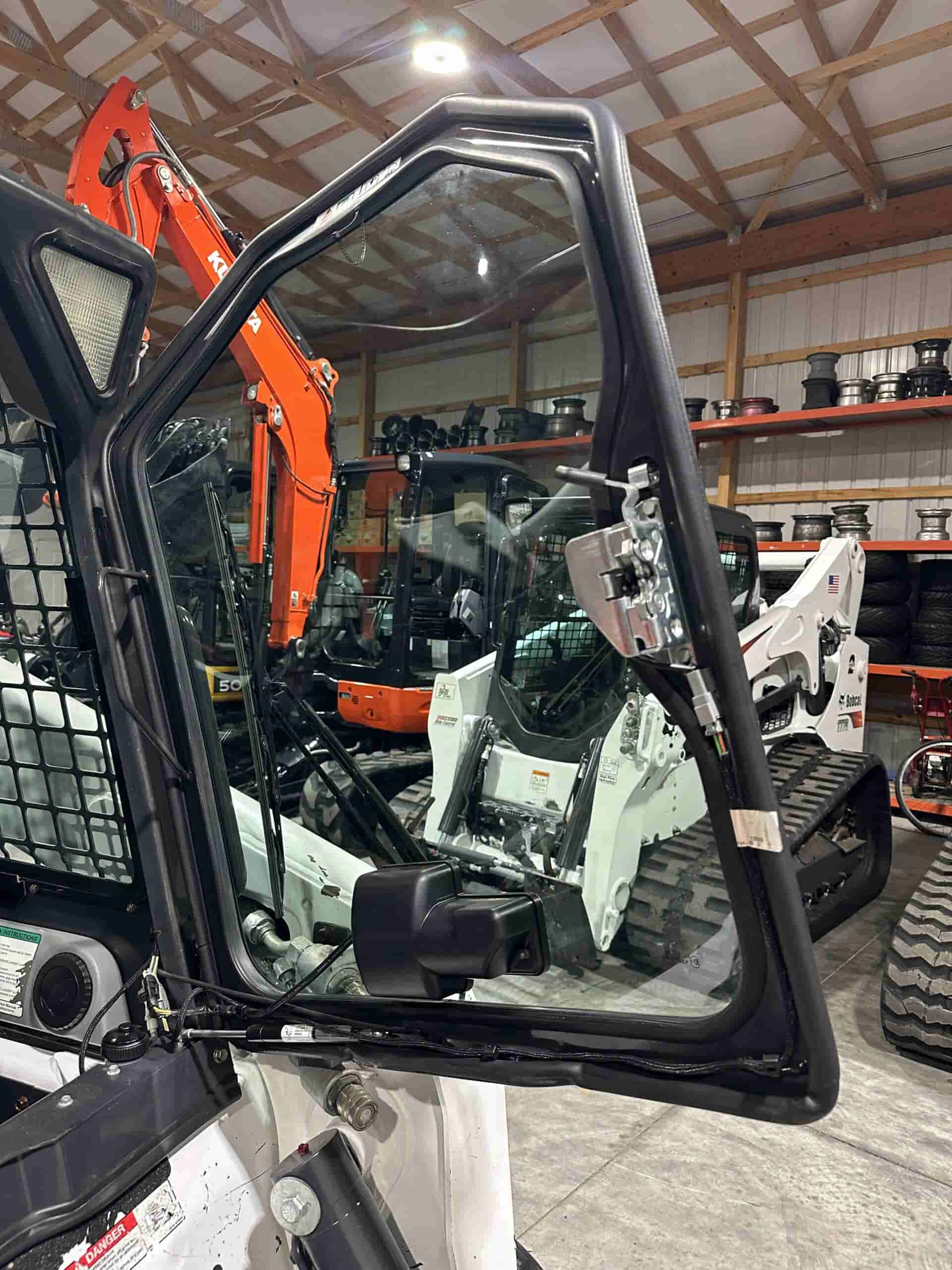 2005 BOBCAT T300
